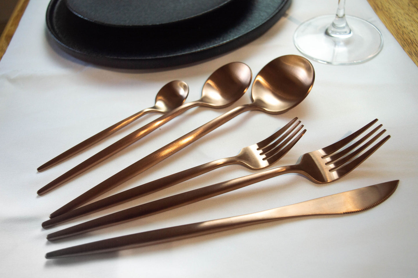  serving utensils set for parties unique best copper silverwear presents memorial day Christmas lunar new year easter independence day gifts for women cutlery silverware black brown gold chospticks chapstick dining table decor and accessories cylinder box gift Korean utensils set